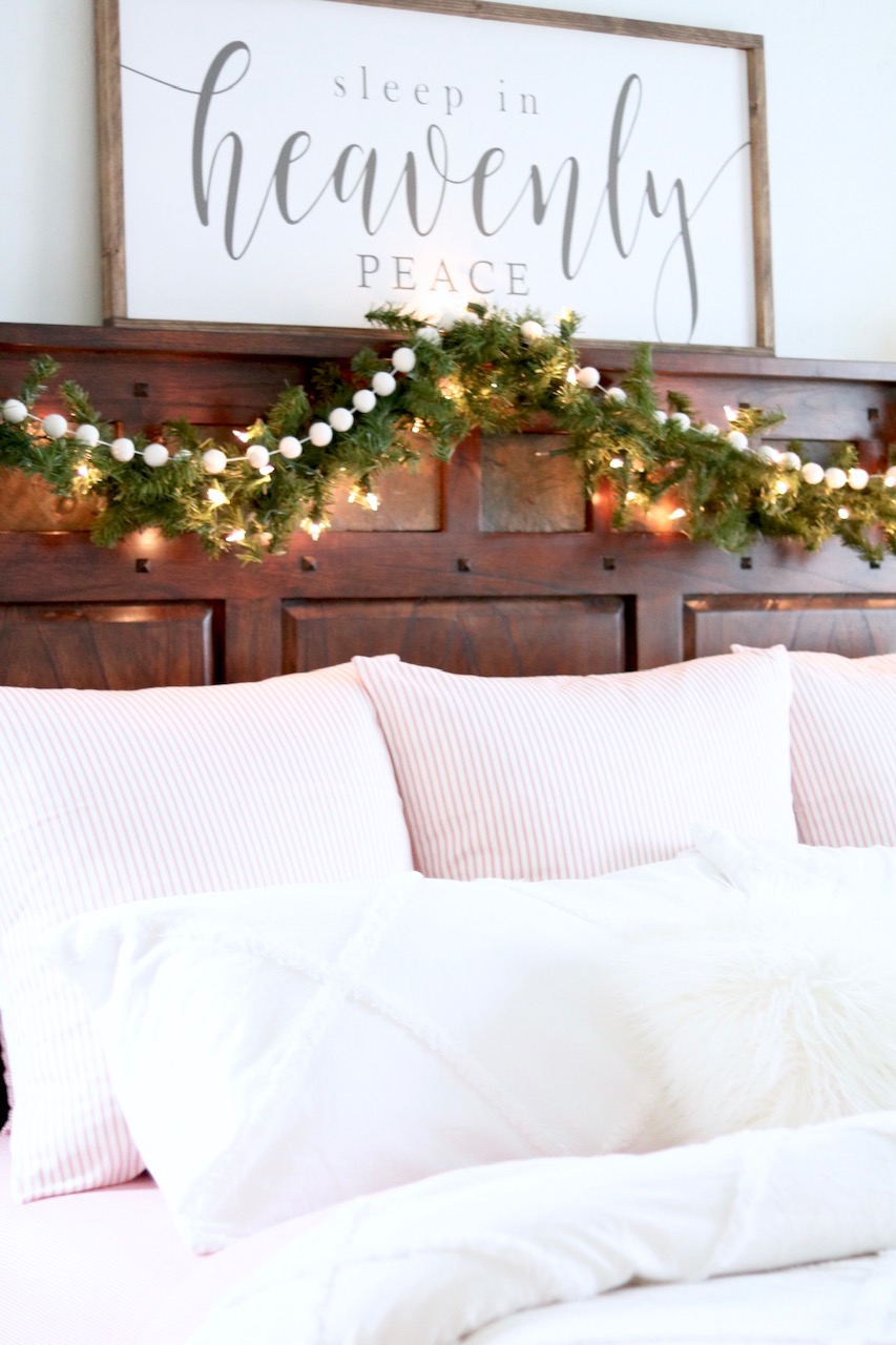 Cozy Farmhouse Christmas Bedroom - SUGAR MAPLE Notes