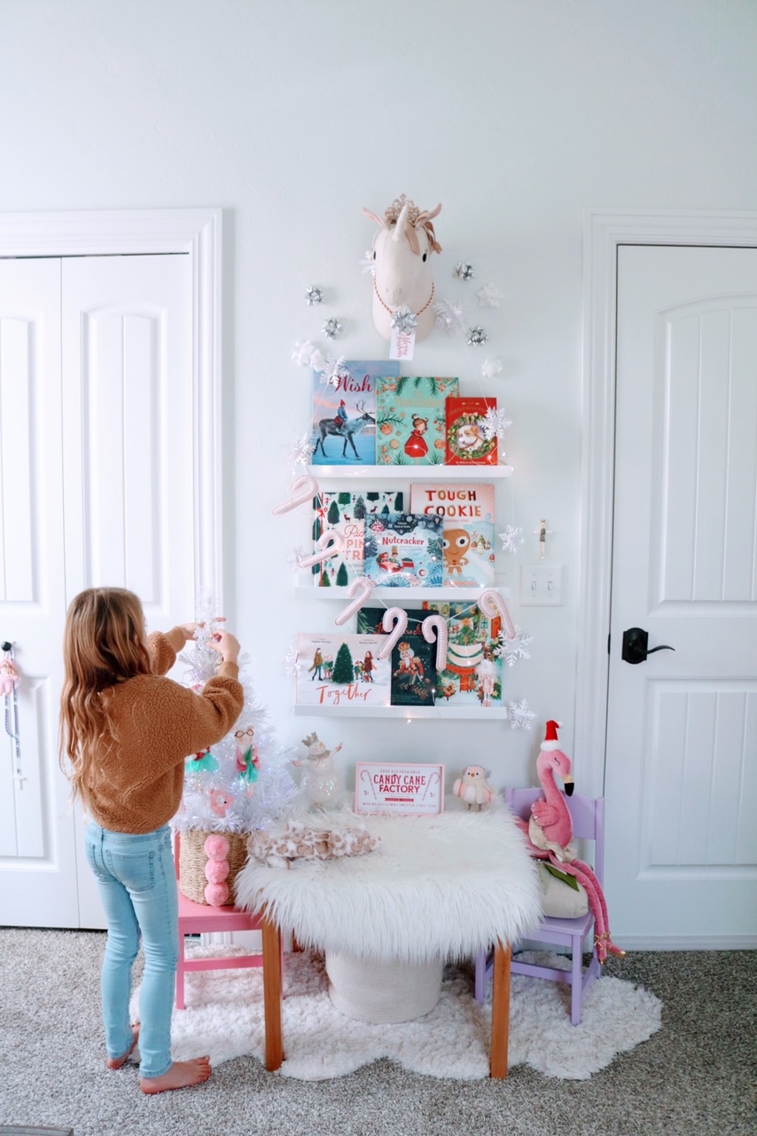 Christmas Book Nook for Kids - SUGAR MAPLE notes